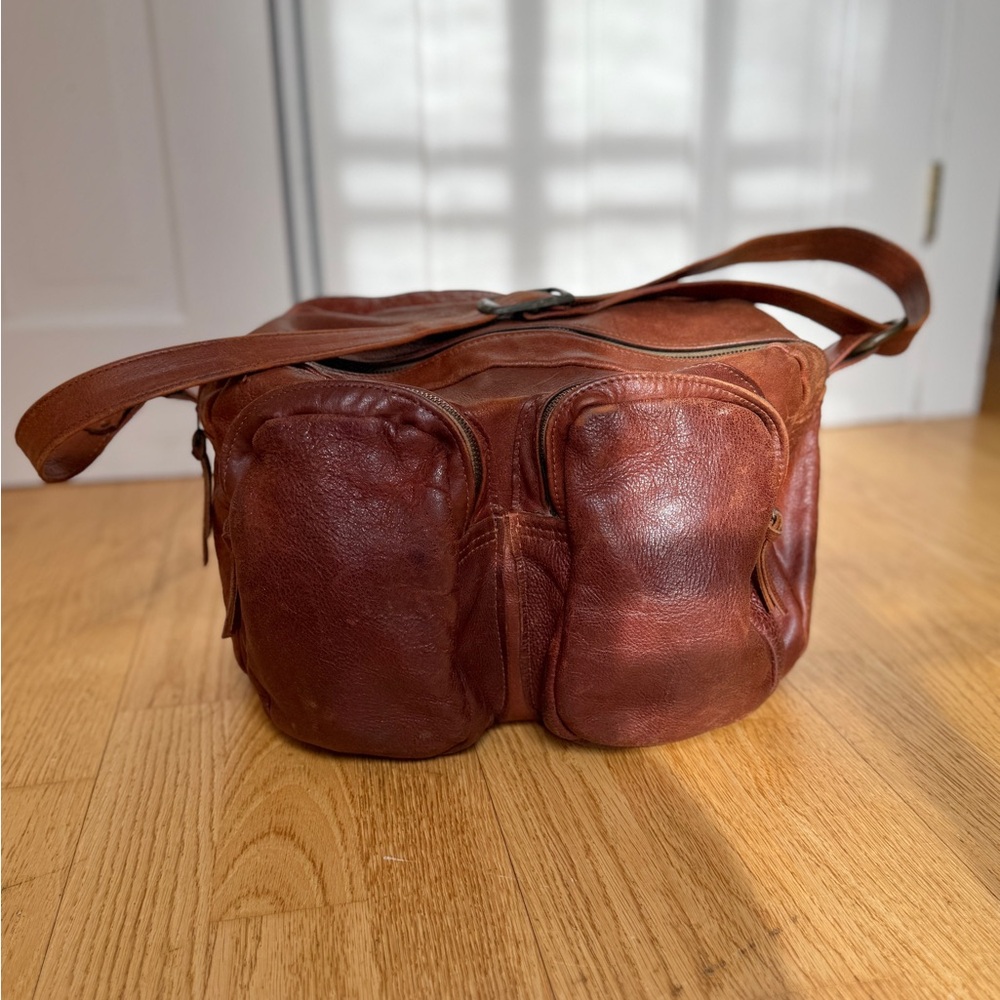 Unisex Leather Large Messenger Bag - Picture 5 of 16